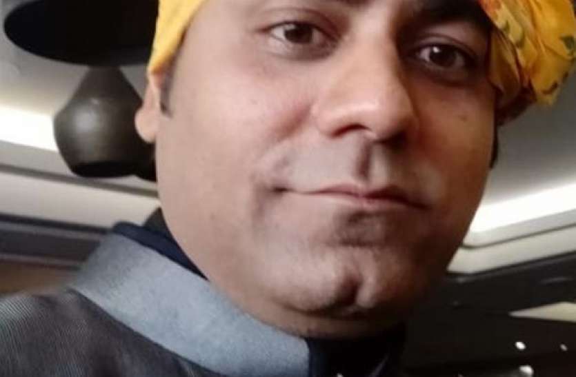 होटल के कमरे में फैला था खून, सीसीटीवी में हड़बड़ी में दिखा व्यापारी, आयकर अफसरों से होना थी मुलाकात होटल के कमरे में फैला था खून, सीसीटीवी में हड़बड़ी में दिखा व्यापारी, आयकर अफसरों से होना थी मुलाकात