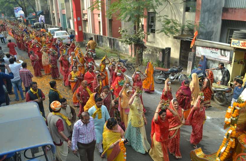 More Than 4 Thousand Women And Men Participated In The 2 Km Long 2 क म ल ब कलश य त र म श म ल ह ए 4 हज र स अध क मह ल प र ष Patrika News