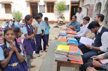 eduction news neemuch बच्चों और विद्यालयों की गुणवत्ता जांचने पहुंचे आलाअधिकारी, टटोली मध्यान्ह भोजन की नस