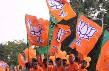 bjp swaraj abhiyan may be big challange for sp and bsp in up तो अब इस तरह से सपा-बसपा के वोटबैंक में सेंधमारी की तैयारी कर रही भाजपा