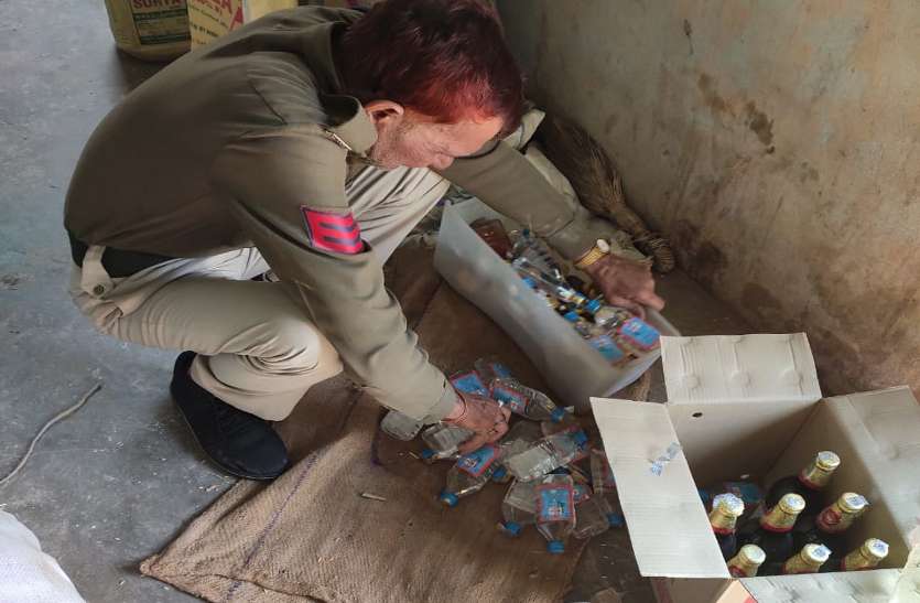 Excise staff took action in village Khirba and Kakarehata,Excise staff took action in village Khirba and Kakarehata जनसुनवाई में शिकायत का असर, आबकारी ने की कार्रवाई
