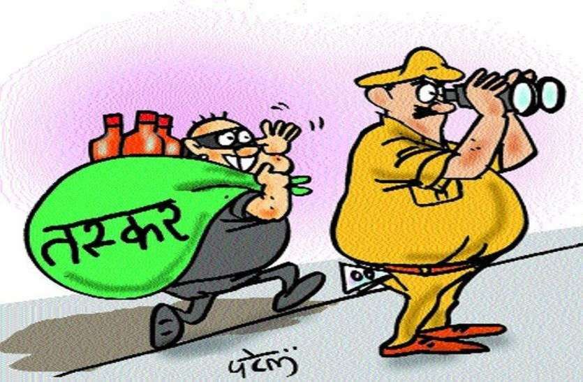 तू डाल-डाल मैं पात-पात: आबकारी का बेड़ा 'भारीÓ, पर तस्करों की भी तेज 'सवारीÓ तू डाल-डाल मैं पात-पात: आबकारी का बेड़ा 'भारीÓ, पर तस्करों की भी तेज 'सवारीÓ