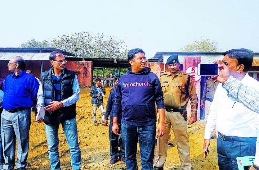 गौशाला देख अधिकारियों पर बरसे कलक्टर, बोले ऐसा कैसे चल रहा है' गौशाला देख अधिकारियों पर बरसे कलक्टर, बोले ऐसा कैसे चल रहा है'