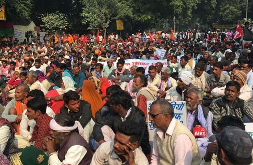 सरकार ने किया ग्रामीणों से मजाक सरकार ने किया ग्रामीणों से मजाक