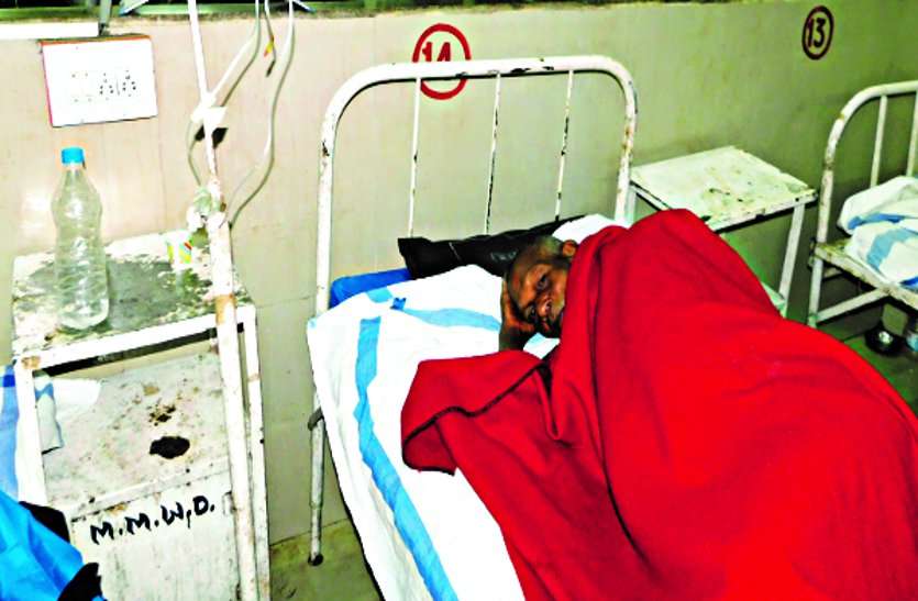 Wife consumed poison after controversy, husband killed her two children विवाद के बाद पत्नी ने खाया जहर, मौत पति ने दो बच्चों पर किया जानलेवा हमला