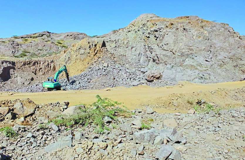 Legislator instructions not work, illegal mining continues नहीं चले विधायक के निर्देश, अवैध खनन जारी!