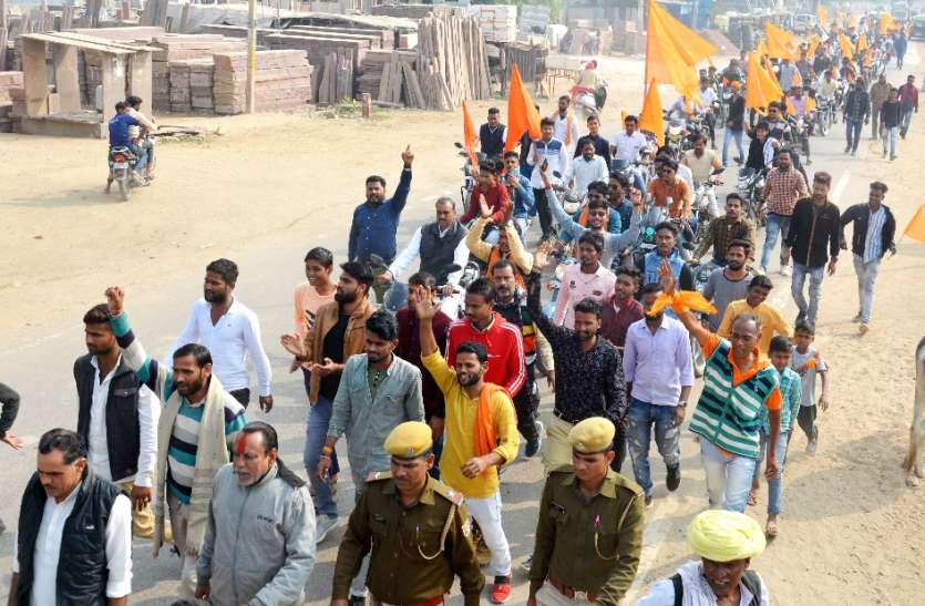 गीता जयंती पर निकाली वाहन रैली गीता जयंती पर निकाली वाहन रैली