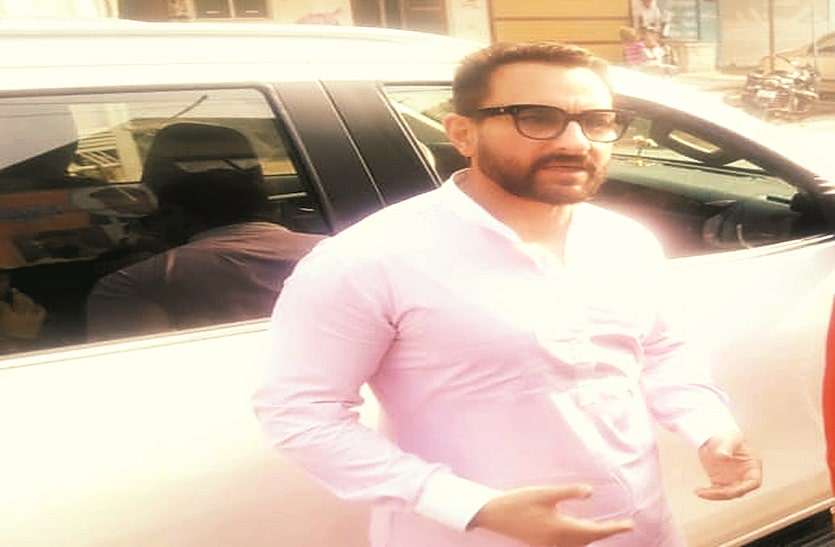 कश्मीर की कली शर्मिला पहुंची रणथम्भौर, बेटे सैफ और बहु करीना के साथ सेलिबे्रट करेंगी बर्थ डे कश्मीर की कली शर्मिला पहुंची रणथम्भौर, बेटे सैफ और बहु करीना के साथ सेलिबे्रट करेंगी बर्थ डे
