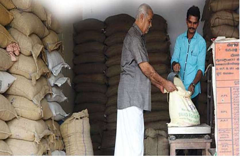 Action on ineligible people involved in food security scheme मंत्री रमेश चंद मीणा ने दिए निर्देश: खाद्य सुरक्षा योजना से जुड़े सरकारी कर्मचारियों पर कराएं FIR दर्ज