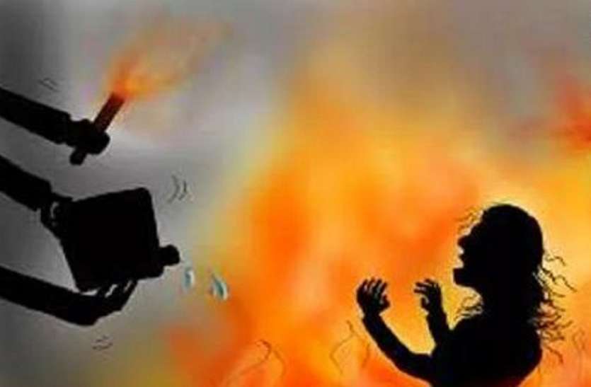 gangrape23.jpg Tripura Gang Rape: 2 महीनों तक गैंगरेप के बाद प्रेमी ने मां के साथ मिलकर युवती को किया आग के हवाले, मौत