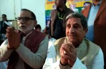 Mukut Bihari Verma Reaction on Unnao Rape Victim Death उन्नाव रेप केस पर हुआ सवाल तो सहकारिता मंत्री ने जोड़ लिये हाथ, कहा ये मेरा विषय नहीं