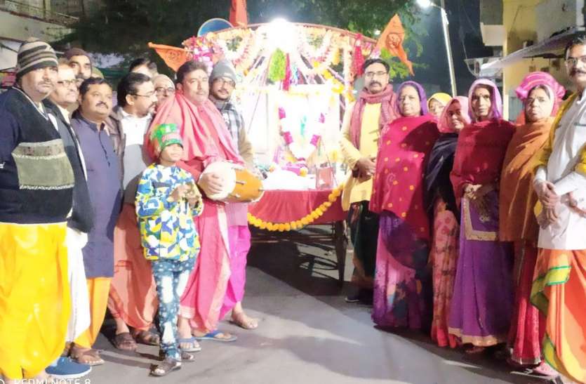 गीता ज्ञान यज्ञ समिति जालोर के तत्वावधान में गीता जयंती पर विभिन्न कार्यक्रम आयोजित किए गए। गीता जयंती महोत्सव को लेकर निकाली प्रभातफेरी