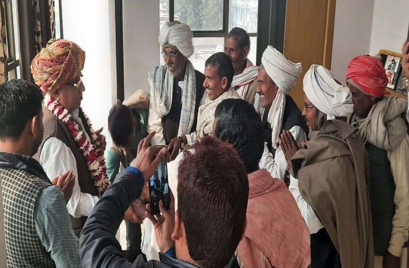 ग्रामीणों ने बार-बार टोल देने की बताई समस्या ग्रामीणों ने बार-बार टोल देने की बताई समस्या