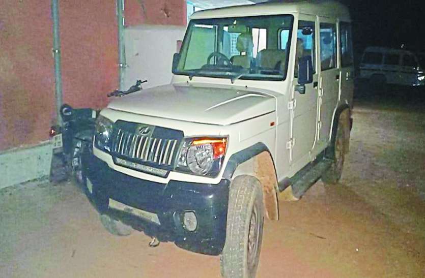 Jeep seized 600 detonators, 3 boxes dynamite जीप से 600 डेटोनेटर, 3 पेटी डायनामाइट किए जब्त