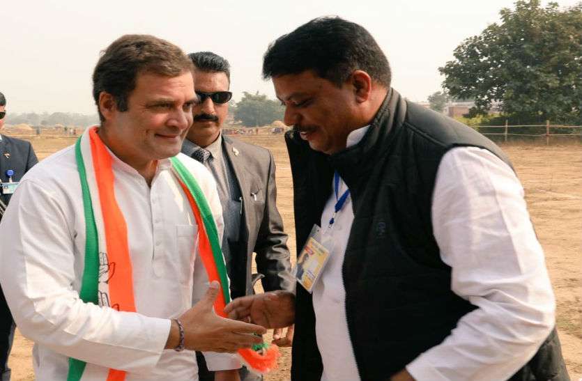 6_1.jpg दिग्विजय सिंह से भिड़कर भी झारखंड में संभाला मोर्चा, राहुल गांधी के हैं करीबी सिंघार, परिणाम अच्छे आएं तो बढ़ेगा 'कद'