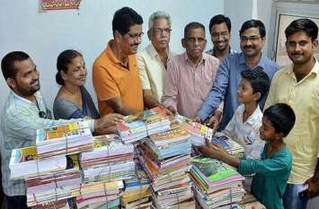 People connecting with their book bank continuously बुक बैंक से लगातार जुड़ रहे लोग, पढ़ें पूरी खबर