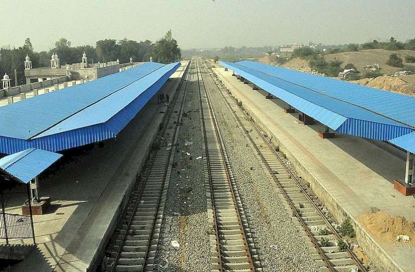सुपरफास्ट ट्रेन में सफर के लिए अभी करना होगा थोड़ा और इंतजार सुपरफास्ट ट्रेन में सफर के लिए अभी करना होगा थोड़ा और इंतजार