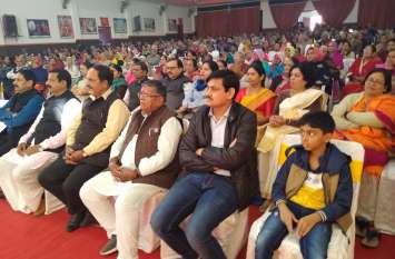 Devotees became angry at the conclusion of the story रामायण के भरत को नजरों के सामने पाकर रो पड़े भक्त