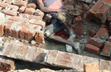 Khandwa Petrol pump collapses News भरभराकर गिर गई दीवार, चपेट में आ गए मजदूर, मौत के बाद पसरा मातम