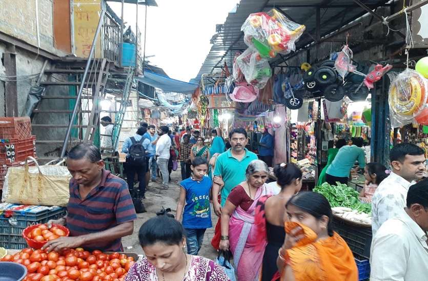 Mumbai News Live : गलियों मेें बाजार, जहां सुई से सोना सबकुछ बिकता है Mumbai News : गलियों मेें बाजार, जहां सुई से सोना सबकुछ बिकता है