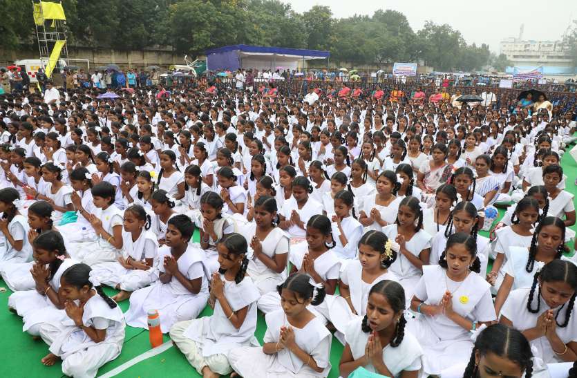 Tamilnadu स्कूल में मनाई गीता जयंती Tamilnadu स्कूल में मनाई गीता जयंती