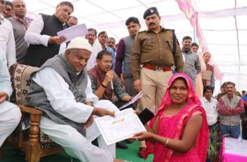 In-charge minister's pain प्रभारी मंत्री का झलका दर्द : 'मुझे मुख्यमंत्री ने ऐसे जिले में भेजा, जहां की जमीन उपजाऊ नहींÓ