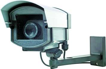 Broken cctv camera कैमरे में कैद हुई शरारत तो तोड़ दिए कैमरे