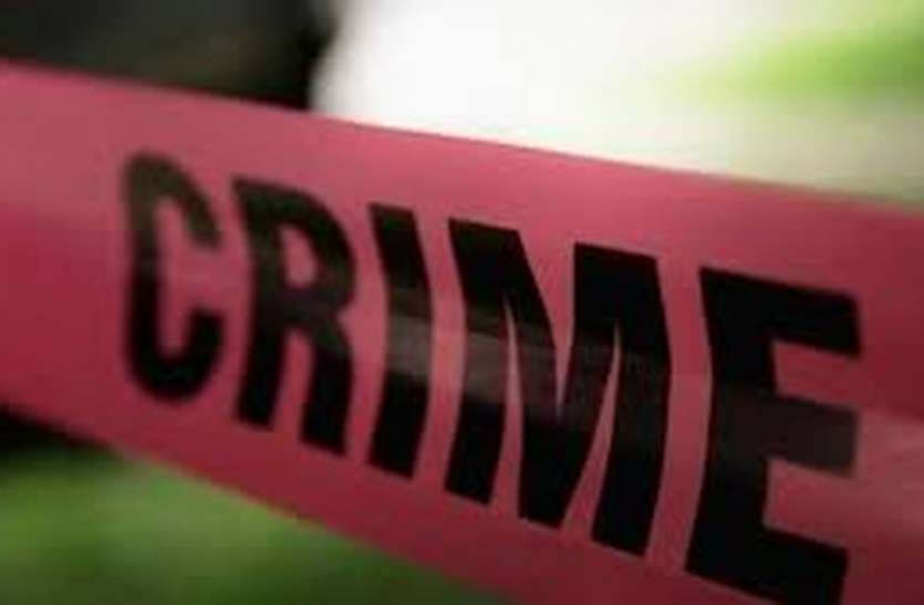रिहायशी घर में छापा मारकर पुलिस ने किया 11 किलो डोडा चूरा जब्त, चक्की की बरामद रिहायशी घर में छापा मारकर पुलिस ने किया 11 किलो डोडा चूरा जब्त, चक्की की बरामद