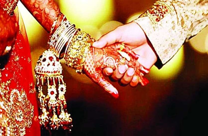 vivah Mass marriage: सात फेरे लेने से पहले इतनी प्रकिया,निकल गया पसीना