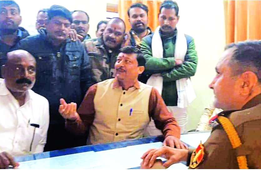 Hyderabad Gang Rape Case हैदराबाद गैंगरेप: मंत्री धारीवाल के बयान के विरोध में युवक ने फेसबुक पर किया पोस्ट तो पुलिस ने जेल में पटका