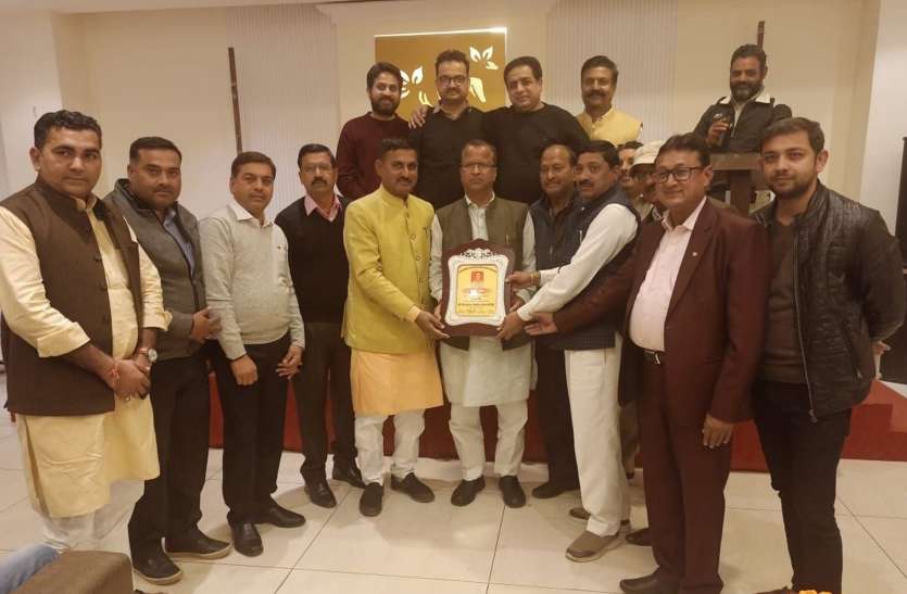 सभापति और उप सभापति का सम्मान सभापति और उप सभापति का सम्मान