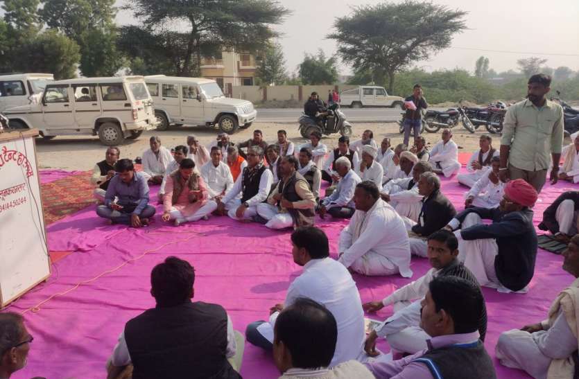 सिंचाई पानी को लेकर किसानों का गुस्सा फूटा, दिया इतने दिसम्बर तक का अल्टीमेटम सिंचाई पानी को लेकर किसानों का गुस्सा फूटा, दिया इतने दिसम्बर तक का अल्टीमेटम