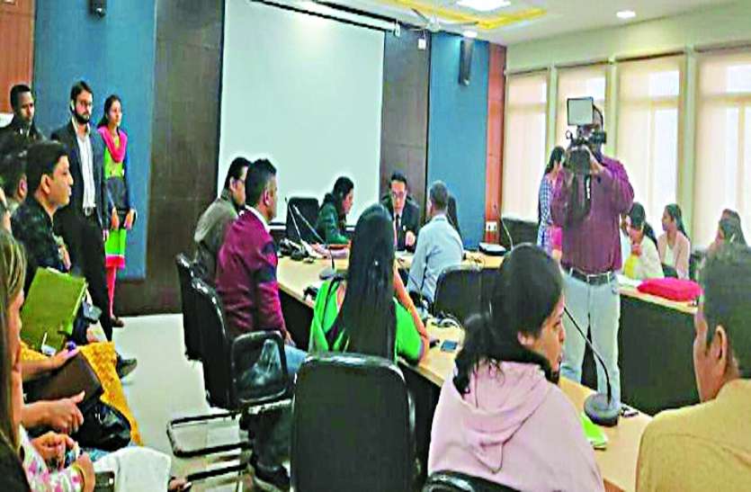 लैब, लेक्चर थियेटर और ग्राउंड की कमी बनेगी रोड़ा लैब, लेक्चर थियेटर और ग्राउंड की कमी बनेगी रोड़ा