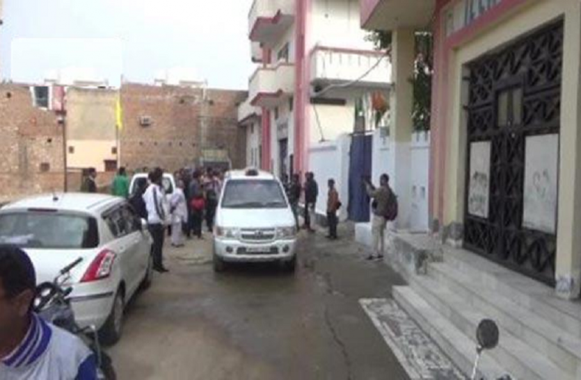mn.png शर्मनाकः कम नंबर लाने पर छात्रा को मुंह काला कर स्कूल में घुमाया, केस दर्ज
