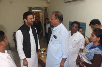 BJP MLA met Congress minister, created panic कांग्रेस के मंत्री से मिले भाजपा विधायक, मची खलबली
