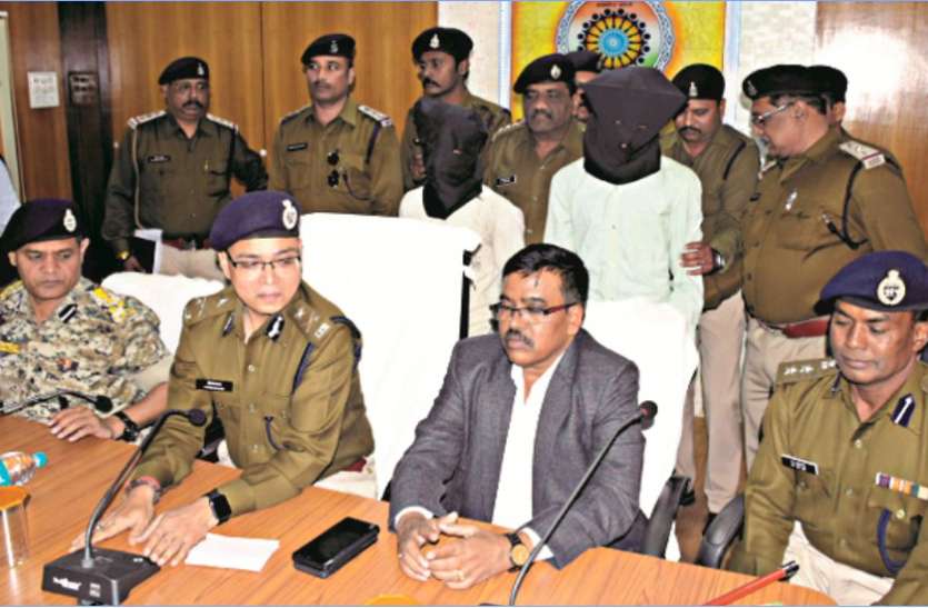 व्यवसायी ने नौकर को फटकारा, तो... नौकर ने बेटे का किया अपहरण, मात्र 8 घंटे में पकड़ाया आरोपी व्यवसायी ने नौकर को फटकारा, तो... नौकर ने बेटे का किया अपहरण, मात्र 8 घंटे में पकड़ाया आरोपी