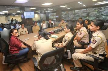 Rani Mukherji visits mumbai police control room मुंबई पुलिस कंट्रोल रूम पहुंची रानी मुखर्जी, लड़कियों, महिलाओं और नाबालिगों को लेकर की ऐसी डिमांड