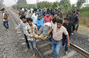 Retired principal injured by a goods train मालगाड़ी की ठोकर से सेवानिवृत्त प्राचार्य घायल