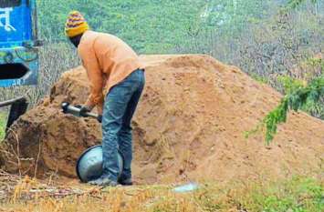 Beware: Illegal Gravel Mafia Terror सावधान: अवैध बजरी माफिया का आतंक