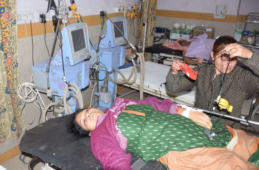 family commits suicide गुजराती परिवार की आत्महत्या बनी हुई है रहस्य, पुुुुलिस भी उलझन में आखिर क्यों खाया हंसते-खेलते परिवार ने जहर