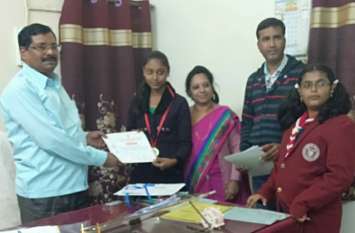 Two girls selected for the national level in Children Science Congress राज्य स्तरीय राष्ट्रीय बाल विज्ञान कांग्रेस में राष्ट्रीय स्तर के लिए दो छात्राएं चयनित