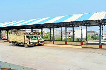 Soybeans were taking tax evasion from Biaora to Rajasthan टैक्स चोरी कर ब्यावरा से राजस्थान ले जा रहे थे सोयाबीन, उडऩदस्ते ने पकड़ा, पांच गुना पैनाल्टी, समझौता शुल्क भी वसूला