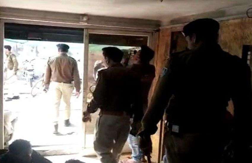 फरार जीतू के भाई की फैक्ट्री पर पुलिस ने दी दबिश, चप्पे-चप्पे की ली तलाशी, 'यहां जीतू के छुपे होने की मिली थी जानकारी'