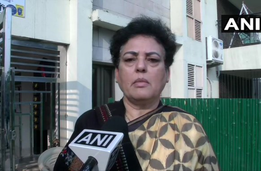 rekha sharma ncw राहुल गांधी के 'रेप' पर दिए बयान का जमकर विरोध, NCW अध्यक्ष ने साधा निशाना