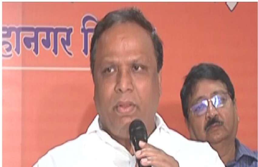 Mumbai News Cab Issue : महाराष्ट्र में कैब पर सक्रिय हुई भाजपा, शिवसेना को बोली-तत्काल लागू करें