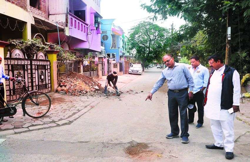 VIDEO : 'वो गले पर नुकीली चाबी जैसी चीज से वार करता रहा, फिर भी मैंने चेन नहीं छोड़ी'