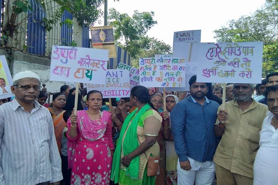 Video Story: आखिर क्यों नहीं हुआ महाराष्ट्र नगर का विकास, जानिए सिर्फ यहां एसआरए कामकाज ?