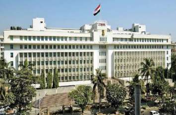 Maharashtra: Mantralaya to open every day for public जनता के लिए हर दिन खुला रहेगा मंत्रालय, खुद मुख्यमंत्री छुट्टी के दिन भी लगा रहे हाजिरी