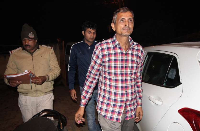 Made fake marklist on five thousand commission मास्टरमाइंड का खुलासा कॉलेज संचालक देता था नकली मार्कशीट का ठेका