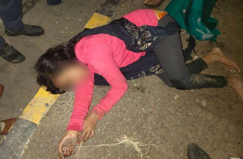 noida_1.jpg ऑफिस से निकलकर साथी के साथ पी रही थी शराब, पति ने देखा तो सबके सामने जमकर धुना